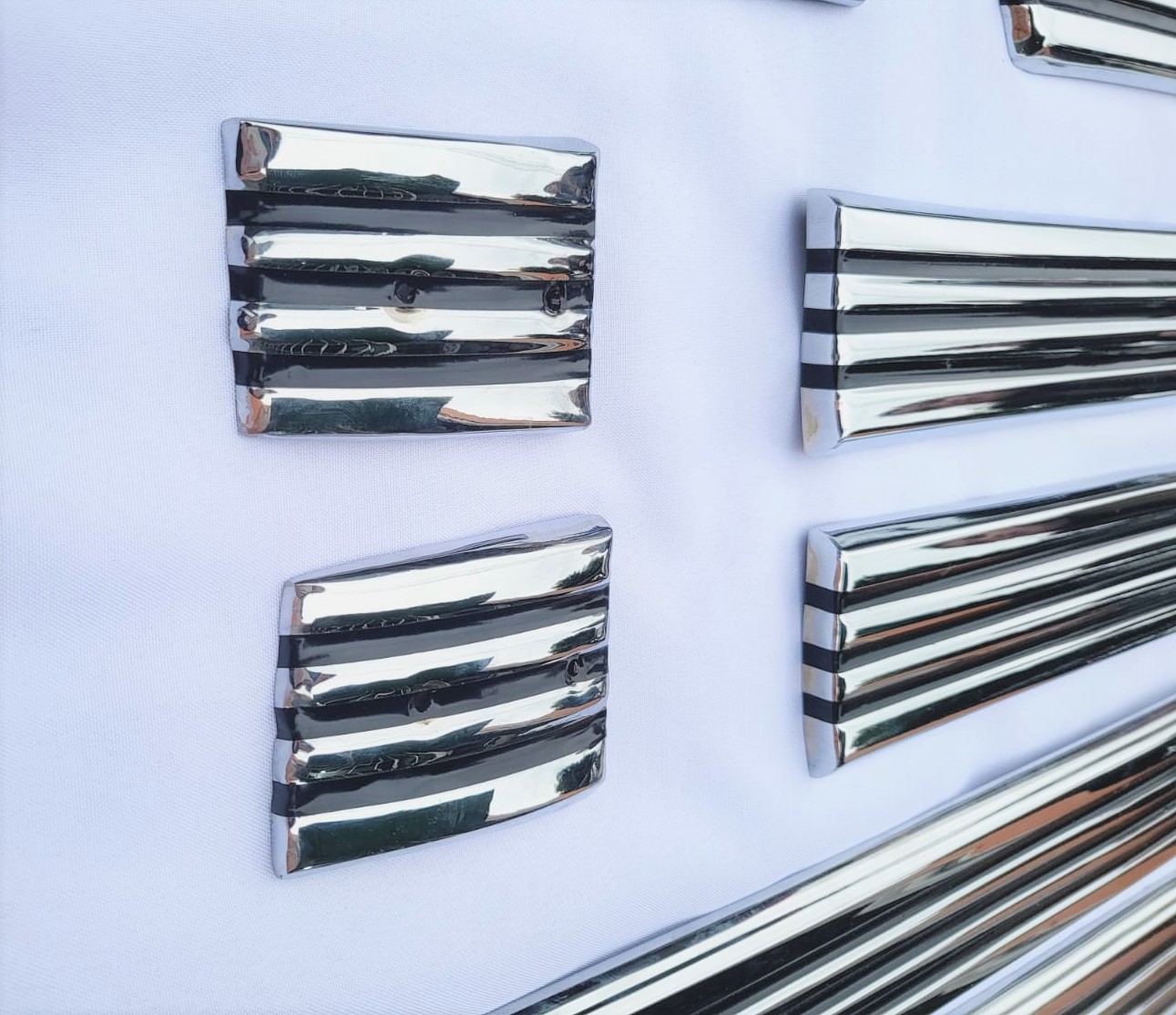 Frisos Caixa De Ar Lateral F100 Americana Bronco